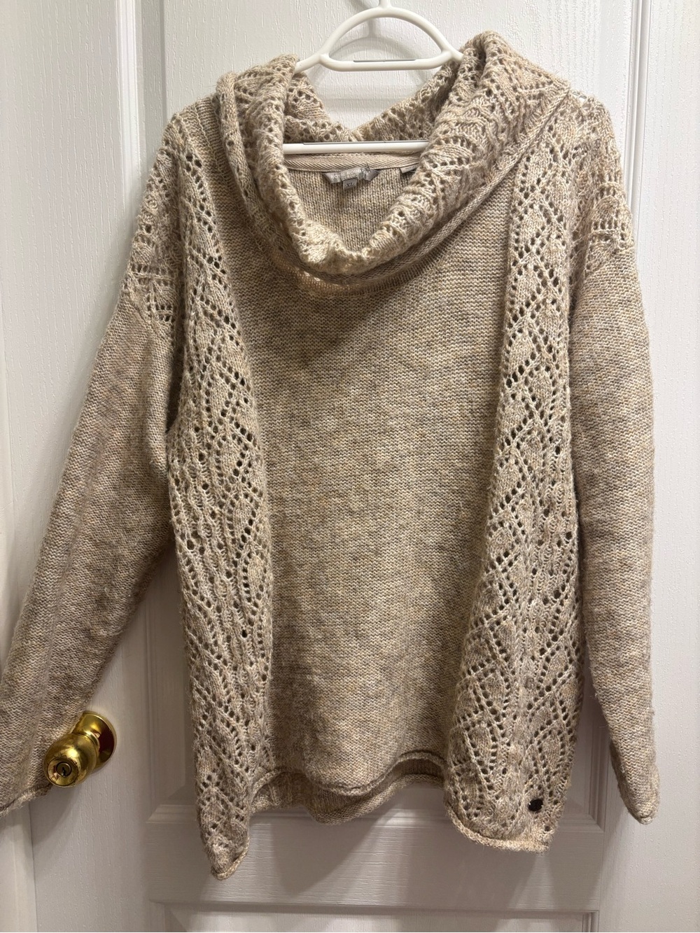 Royal Robbins Cream Cable Stitch Cowl Sweater